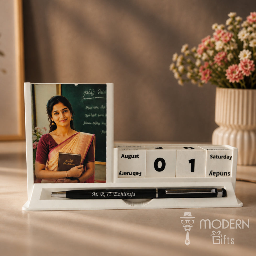 Cube Calendar Pen Stand