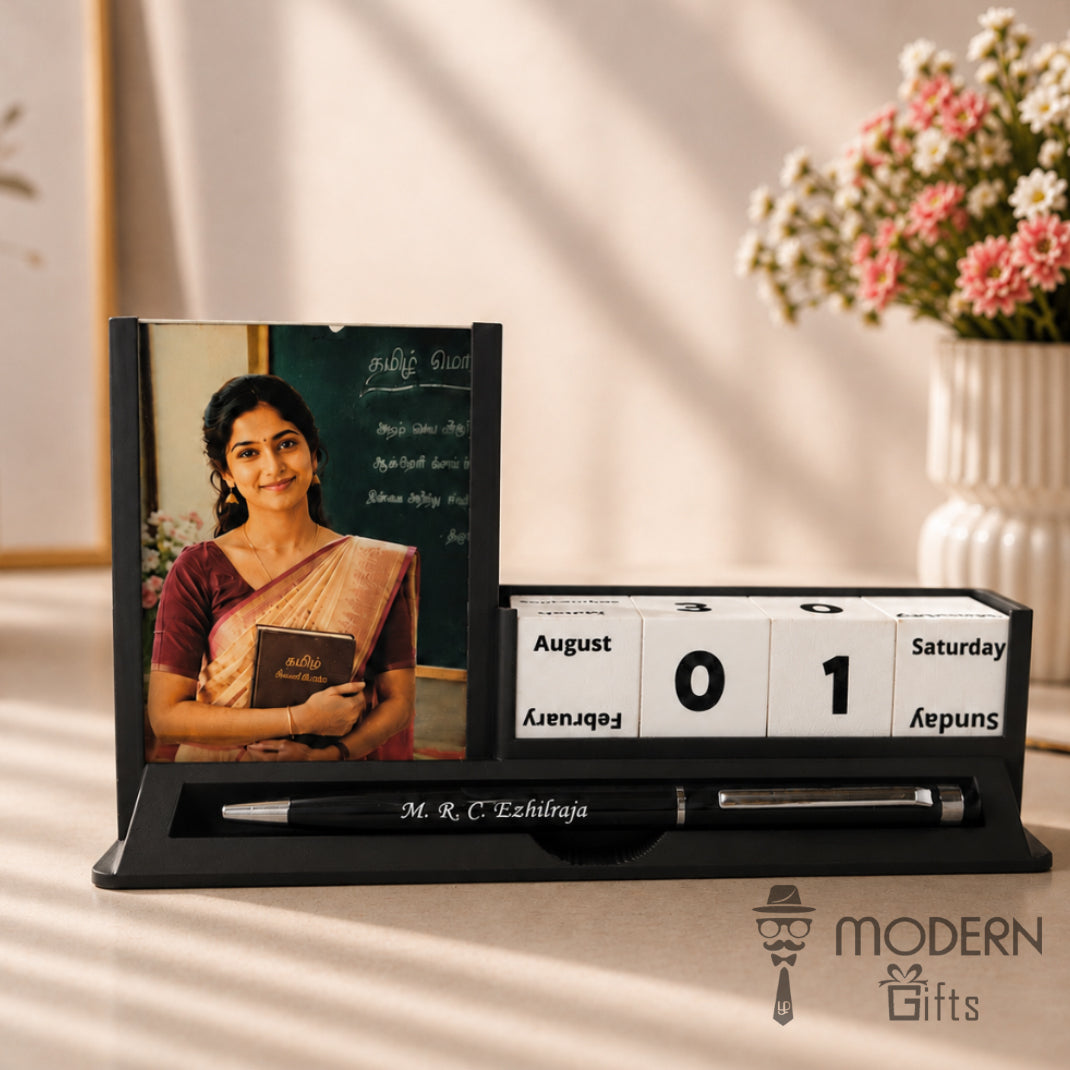 Cube Calendar Pen Stand